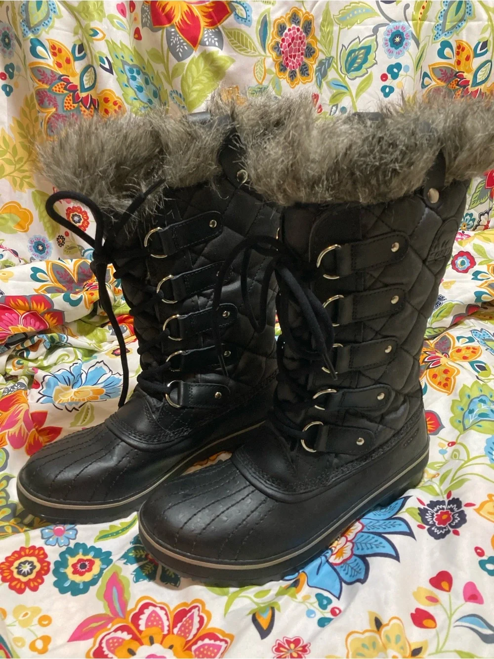 Sorel Women's Tofino II Fur Trim Waterproof Lace Up Black in Size 7.5